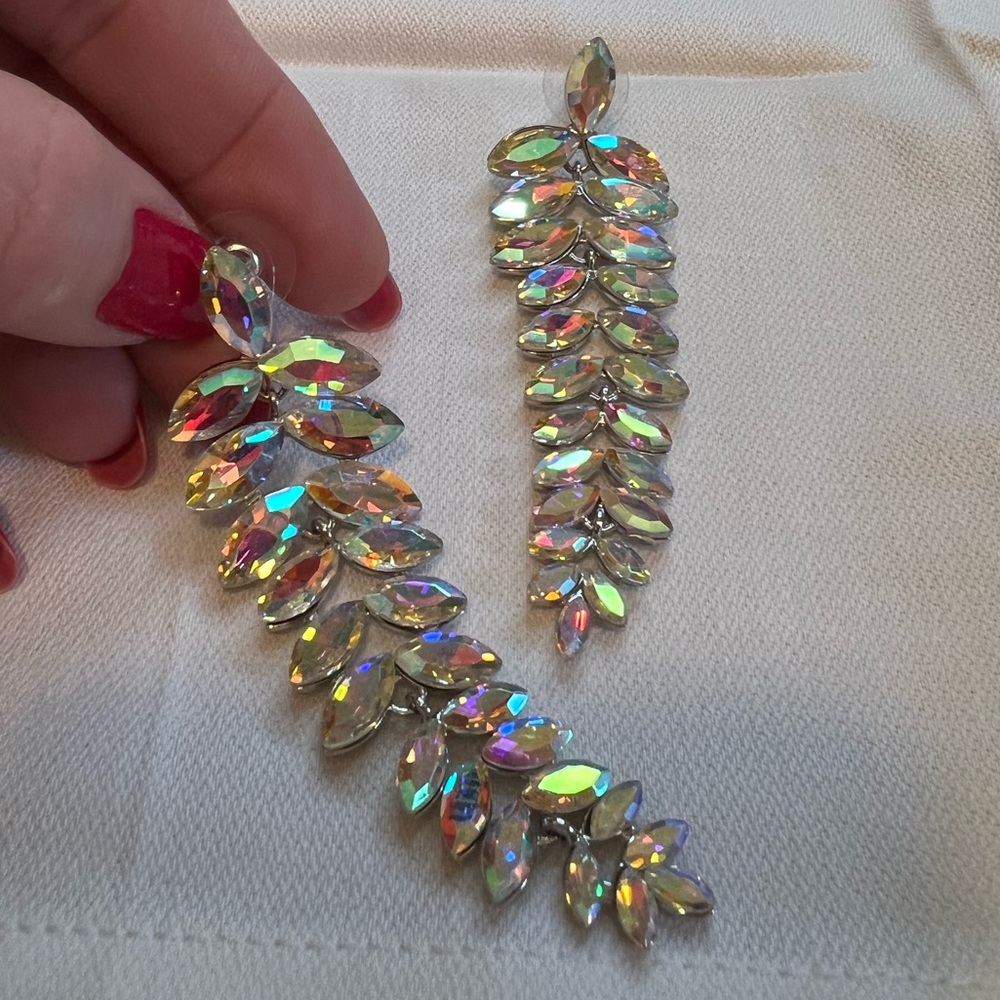 Silver and Iridescent Aurora Borealis Rhinestones Leaf Earrings NWOT - Picture 2 of 6